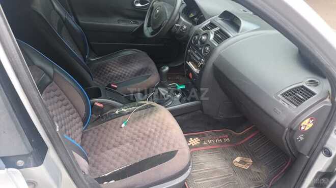 Renault Megane-5