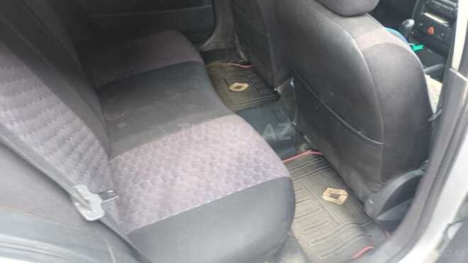 Renault Megane-6
