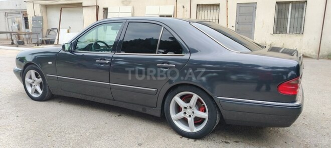 Mercedes E 230 1997, 425,000 km - 2.3 l - Bakı