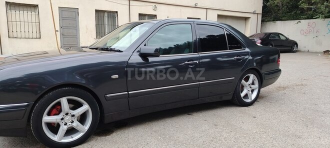 Mercedes E 230 1997, 425,000 km - 2.3 l - Bakı