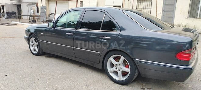 Mercedes E 230 1997, 425,000 km - 2.3 l - Bakı