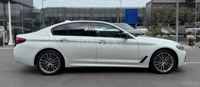 BMW 530e-11