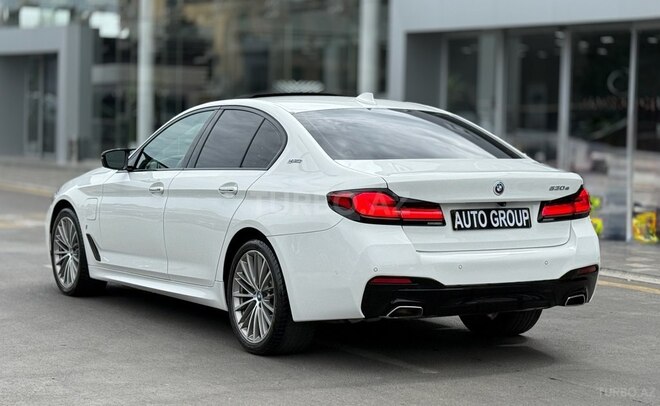 BMW 530e-8