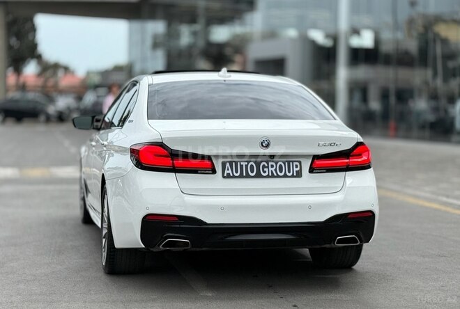 BMW 530e-7