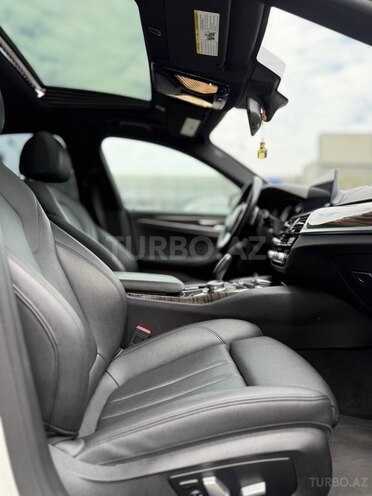 BMW 530e-16