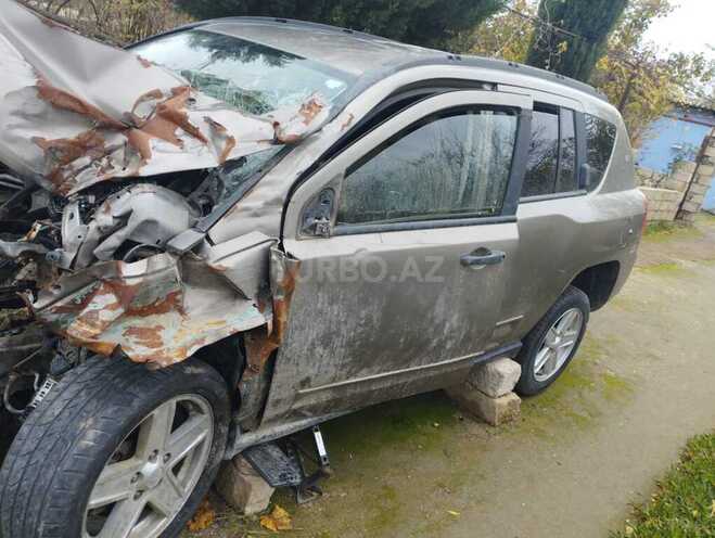 Jeep Compass 2009, 250,000 km - 2.4 l - Neftçala
