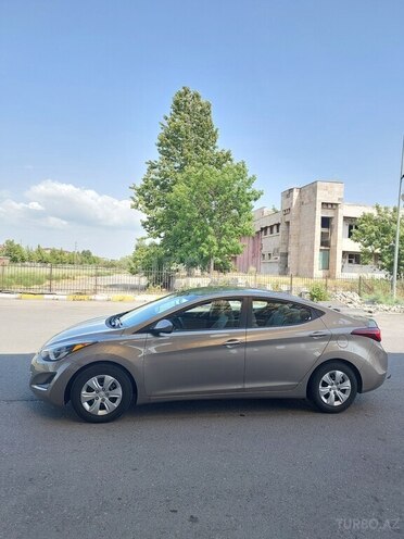 Hyundai Elantra 2015, 35,700 km - 1.8 l - Yevlax