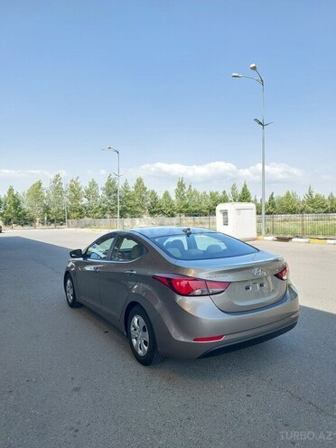 Hyundai Elantra 2015, 35,700 km - 1.8 l - Yevlax