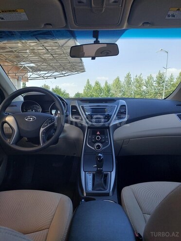Hyundai Elantra 2015, 35,700 km - 1.8 l - Yevlax
