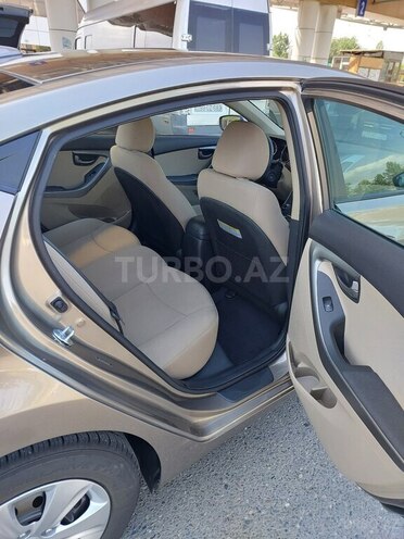 Hyundai Elantra 2015, 35,700 km - 1.8 l - Yevlax