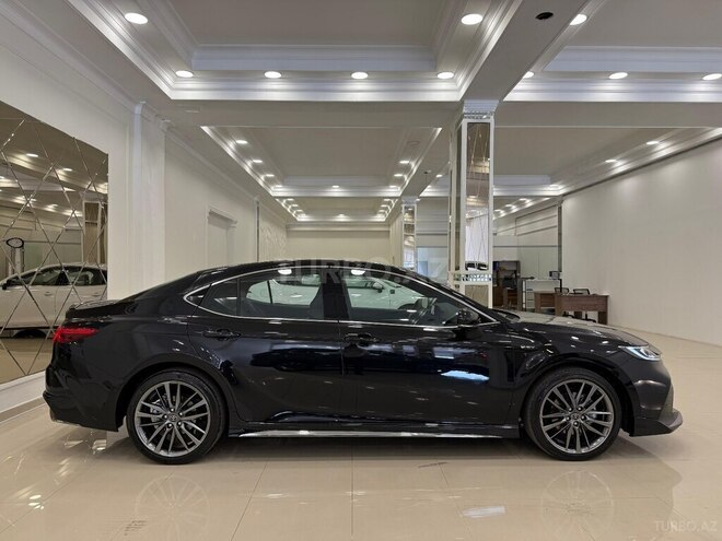 Toyota Camry-5