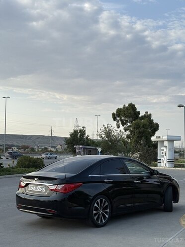Hyundai Sonata-5