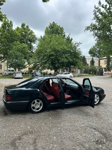Mercedes E 240 1999, 530,000 km - 2.4 l - Mingəçevir