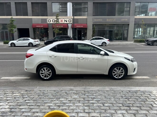 Toyota Corolla 2013, 283,500 km - 1.6 l - Bakı