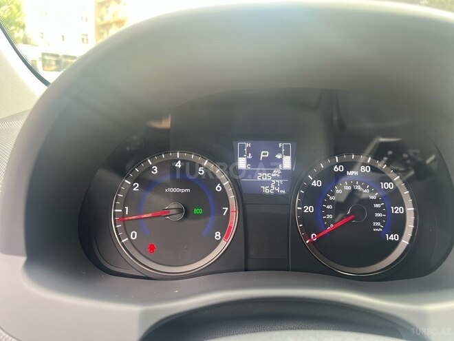 Hyundai Accent-9