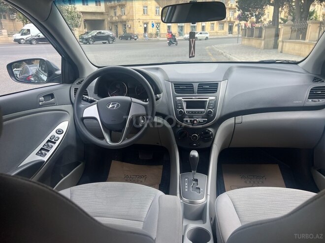 Hyundai Accent-18
