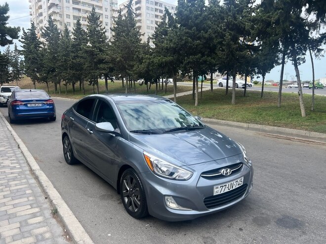 Hyundai Accent-15