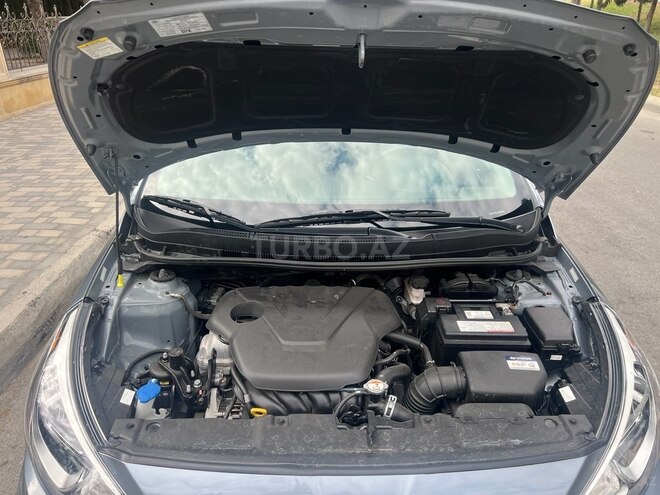 Hyundai Accent-7