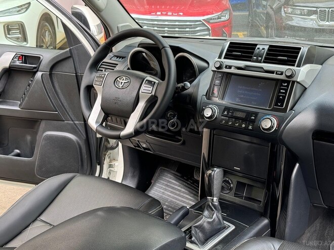 Toyota Land Cruiser Prado-16