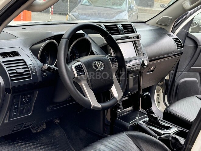 Toyota Land Cruiser Prado-10