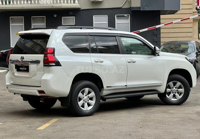 Toyota Land Cruiser Prado-7