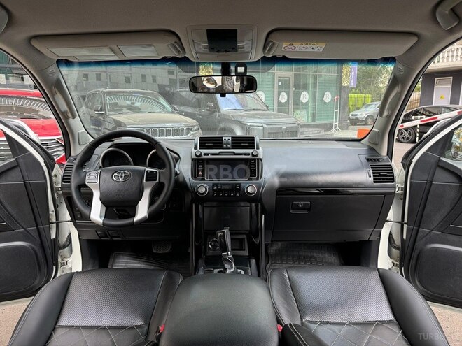 Toyota Land Cruiser Prado-13