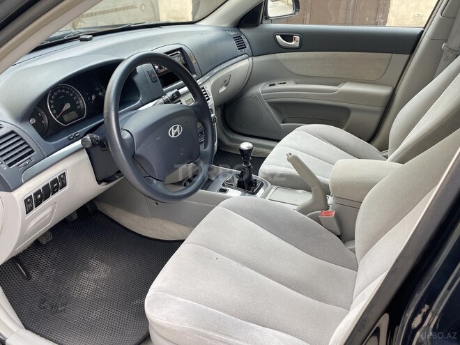 Hyundai Sonata-12