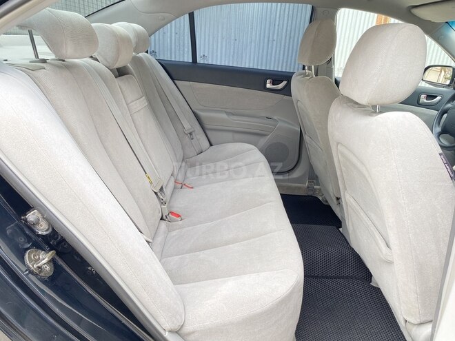 Hyundai Sonata-14