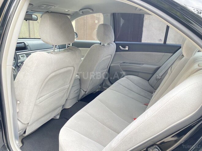 Hyundai Sonata-16