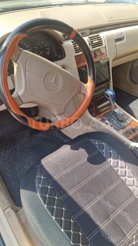 Mercedes E 240 1998, 270,000 km - 2.4 l - Sumqayıt