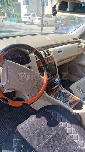 Mercedes E 240 1998, 270,000 km - 2.4 l - Sumqayıt