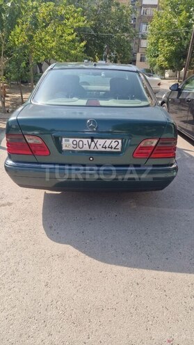 Mercedes E 240 1998, 270,000 km - 2.4 l - Sumqayıt