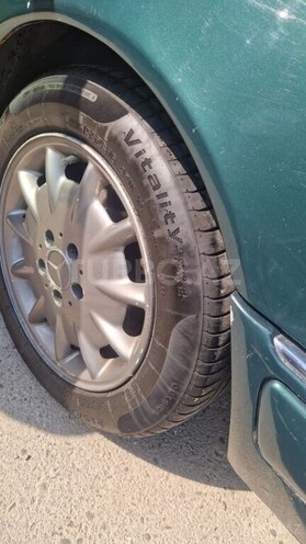 Mercedes E 240 1998, 270,000 km - 2.4 l - Sumqayıt
