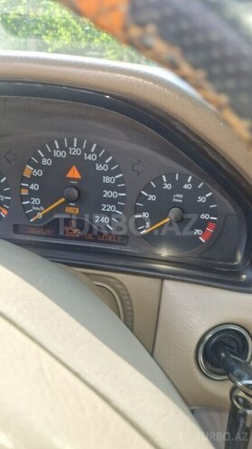 Mercedes E 240 1998, 270,000 km - 2.4 l - Sumqayıt
