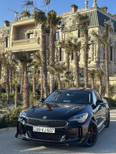 Kia Stinger-1