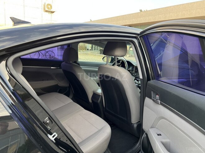 Hyundai Elantra 2018, 97,000 km - 2.0 l - Bakı