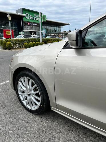 Volkswagen Jetta-5