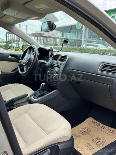 Volkswagen Jetta-9