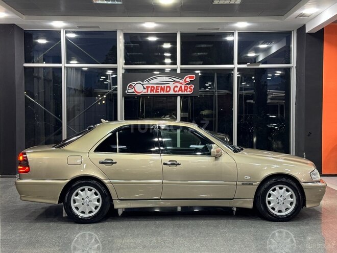 Mercedes C 240-6