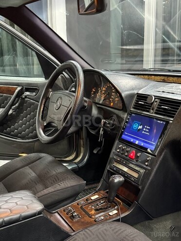 Mercedes C 240-12