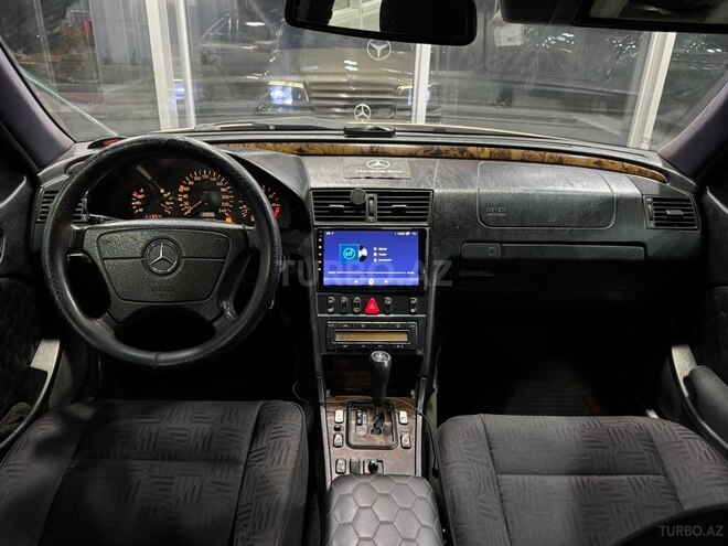 Mercedes C 240-10