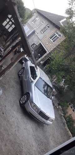 Mercedes E 250 1994, 160,000 km - 2.5 l - Masallı