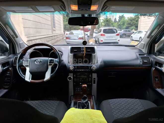 Toyota Land Cruiser Prado-4