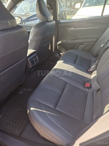 Toyota Camry-6