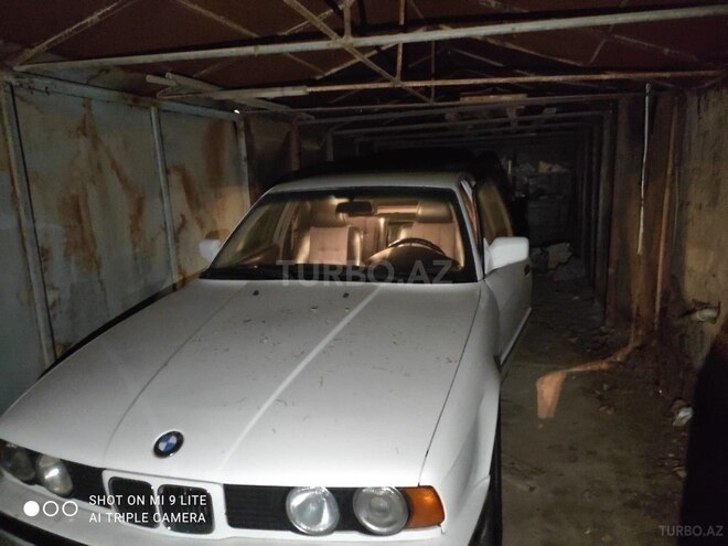 BMW 520 1990, 527,000 km - 2.0 l - Bakı