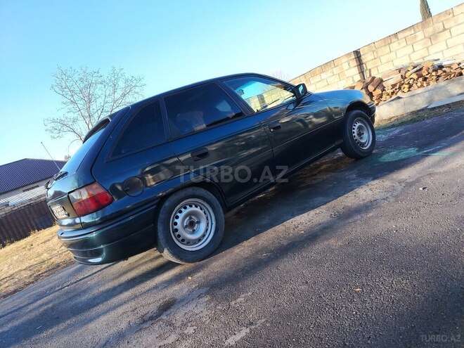 Opel Astra 1993, 225,000 km - 1.6 л - Zaqatala
