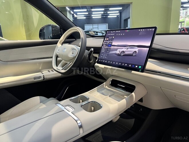 Changan Qiyuan Q07-7