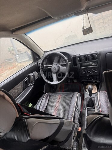 Volkswagen Polo 1995, 350,000 km - 1.6 l - Bakı
