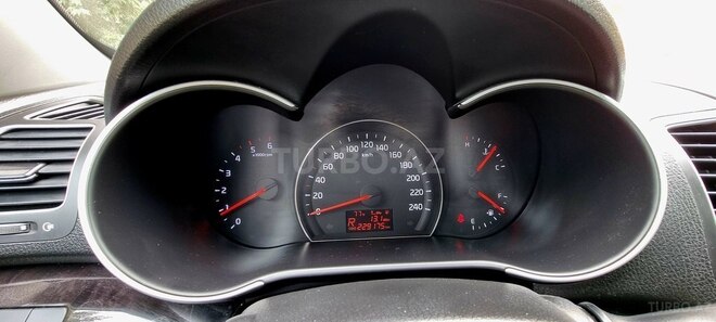 Kia Sorento-8