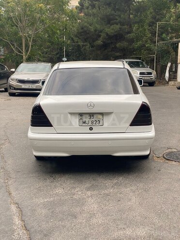 Mercedes C 200 2000, 239,730 km - 2.0 l - Bakı